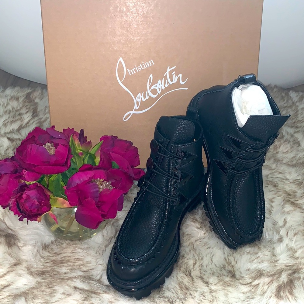 Gorgeous Pole Sweed flat soft leather Booties 🩸